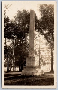 Postal K40/Gnadenhutten Ohio RPPC c1910 Masacre de indios moravos 319 - Imagen 1 de 2