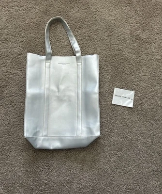 Bolso de Mano BAO BAO ISSEY MIYAKE Prisma Plata Esmalte Material Para Mujer Artículos de Moda Foto 1 de 3