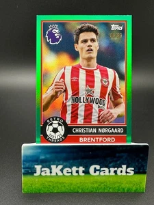 2025-26 Topps Premier League EPL Retro Threads Christian Norgaard #385 Verde/99 - Imagen 1 de 2
