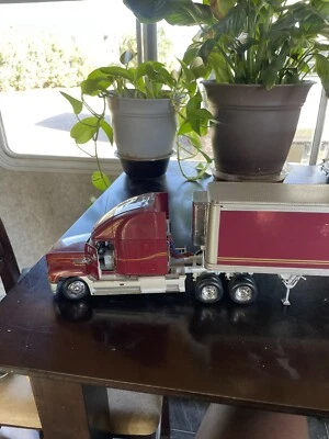 FRANKLIN MINT RED  MACK  TRUCK & Trailer!!!!  So much Detail!! - Image 1 of 4