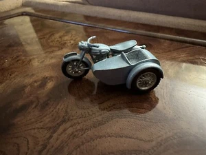 Matchbox Lesney No 4 Triumph T110 Motorcycle with Sidecar Made In England - Picture 1 of 6