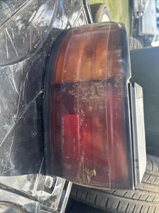 GENUINE TOYOTA XV10 CAMRY LEFT HAND TAIL LIGHT LATE SEDAN 1995-1997 A019 - Picture 1 of 1