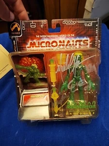 Micronauts Palisades Bioscan Membros Green 1.5 with Autographs Rare Carded - Picture 1 of 11