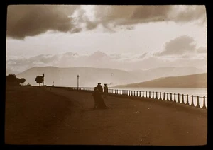 ANTIQUE Magic Lantern Slide GREENOCK NO52 THE ESPLANADE EVENING C1908 PHOTO - Picture 1 of 2