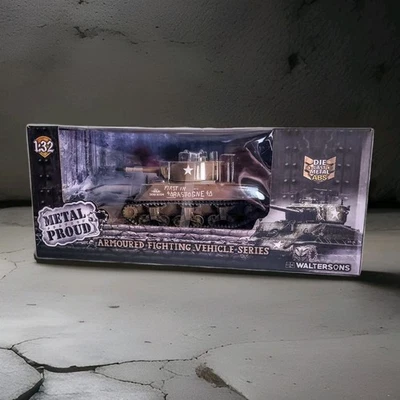 Waltersons 1:32 Armoured Fighting Vehicle DIE CAST Metal NIB W/ TANK COMMANDER  - Image 1 of 4