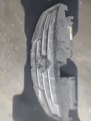 Parrilla superior delantera sedán 2007 2008 2009 Nissan Altima Foto 1 de 3