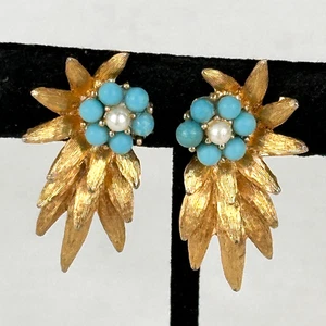 Clip On Earrings Boucher Gold Tone Leaf Turquoise Blue Faux Pearl Flower Vtg - Picture 1 of 8