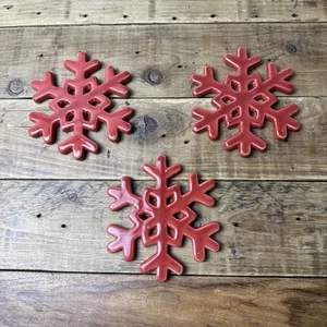 Fiocco di Neve Smaltato Rosso Ceramica Ornamenti Natalizi Set di 3 Decorazioni Artigianali’ Usato in Ottime Condizioni - Foto 1 di 11