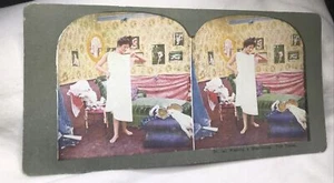 Tarjeta antigua Stereoview #34 (a) “Haciendo un comienzo en el inodoro” ~ Desnudos - Imagen 1 de 4