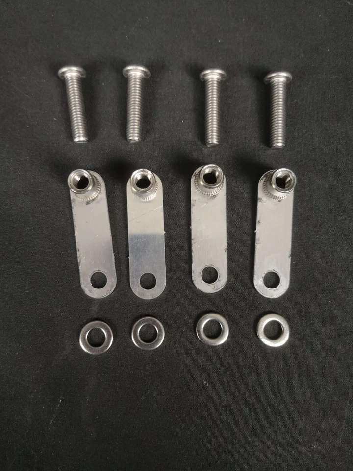 Staffe Puntale Ducati Monster 600 620 695 750 800 900 1000 S2R S4 S4R - Immagine 1 di 4