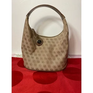 Dooney & Bourke hellbraun Logodruck Mini Bucket Bag Handtasche 6 x 8 Reißverschluss Anhänger gebraucht, in einwandfreiem Zustand - Bild 1 von 14