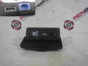 Renault Laguna MK3 2007-2012 AUX USB Imput Connection 280230002r - Picture 1 of 2