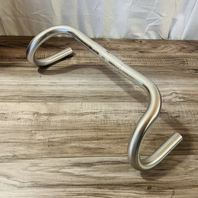 Manillar Nitto Grand Randonneur Drop Road 135 420 42CM 25,4 plateado Foto 1 de 4