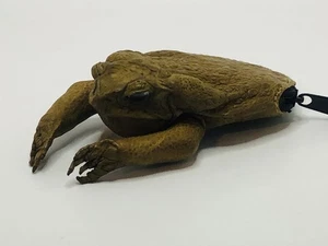 One of a kind frog shaped coin purse / keychain. Real Leather - Picture 1 of 4