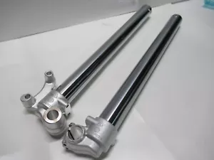Abrazadera de eje KTM OEM tubo acoplador lateral derecho y derecho para horquilla delantera SX 50 SXE-5 SX-E5 - Imagen 1 de 10