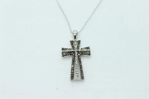 Beautiful Black & White Diamond 10k Gold Cross Pendant 20" Necklace chain 2.3g - Picture 1 of 7