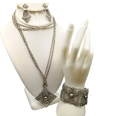 Vintage Celebrity NY Ornate Filigree Jewelry Set Pendant Necklace Clip On Dangle - Image 1 of 4