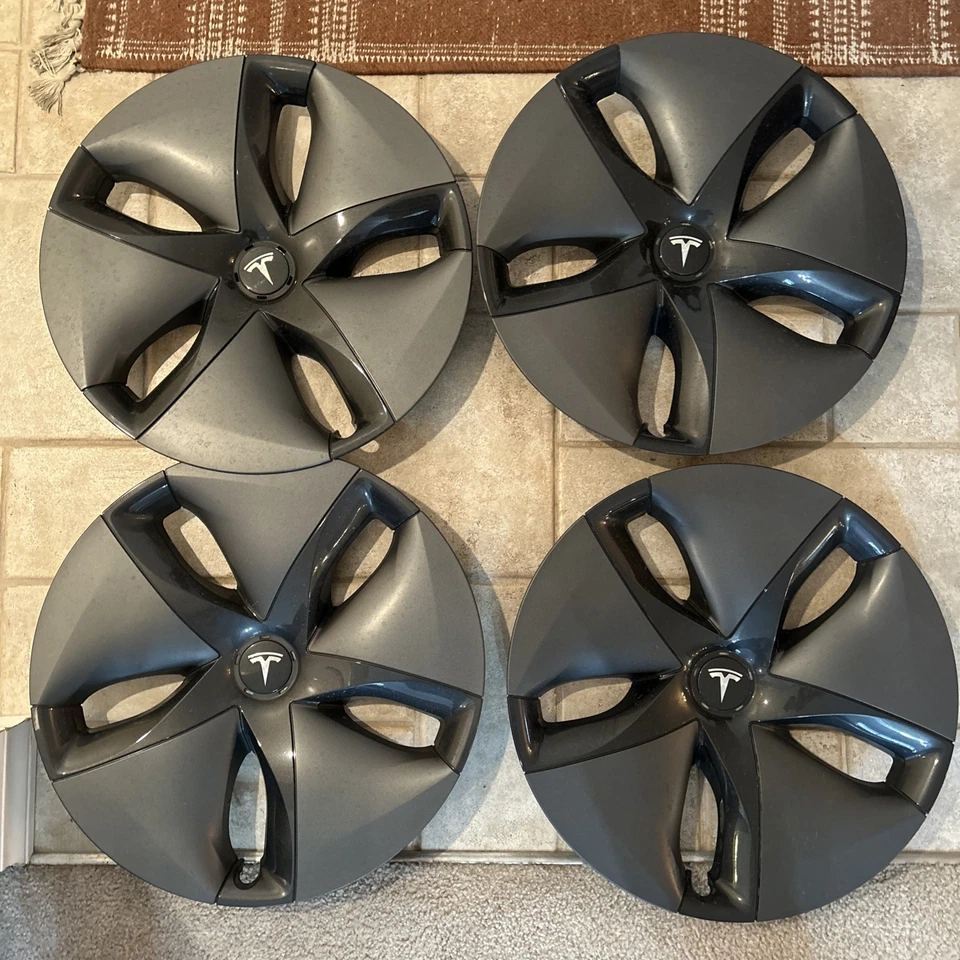 Set of 4 OEM TESLA MODEL 3 REFRESH AERO 18" WHEEL COVER HUBCAP - Image 1 of 4