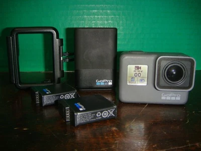 GOPRO HERO 5 ACTION CAMCORDER CAMERA 3 BATTERIES & CHARGER - Image 1 of 4