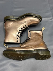 Dr. Martens Vegan Rose Gold Boots 1460 Stiefel Damen 9L - Bild 1 von 9
