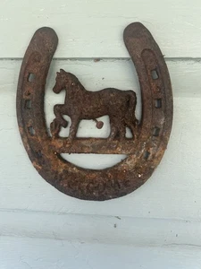 Rustic Cast Iron Lucky Horseshoe Horse Welcome Wall Decor Sign 7.25 x 6.5 inch - Picture 1 of 4