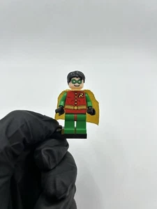 LEGO DC Batman Robin (Short Hair) Minifigure - RARE GOOD CONDITION - Picture 1 of 5