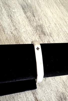 Brazalete Brazalete Modernista Mínimo Tono Plata Estrella Solitario Cristal Foto 1 de 4