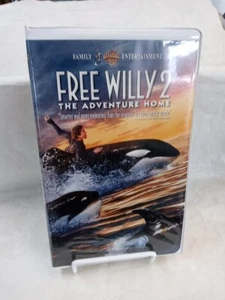 VHS VCR Tape Free Willy 2 The Adventure Home 98 minute Movie 1995 Video  - Bild 1 von 3