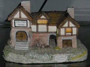 Memory Lane miniature cottage, No41, "Stratford Tavern" - Picture 1 of 3