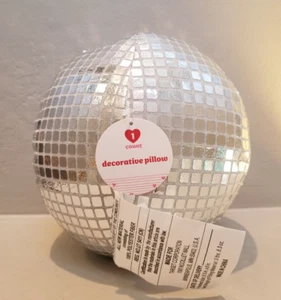 2024 Target Bullseye San Valentín Plata Suave Discoteca/Espejo Bola Almohada 8.5" NUEVO - Imagen 1 de 3