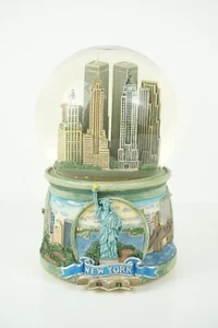 Snow Globe of New York City W/ Twin Towers ASO“Sex And The City” Carrie Bradshaw - Picture 1 of 9
