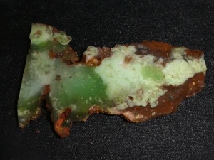 Chrome Chalcedony  slab-4 1/2 " x  2 5/8 "- rough-cabbing--display - Picture 1 of 3