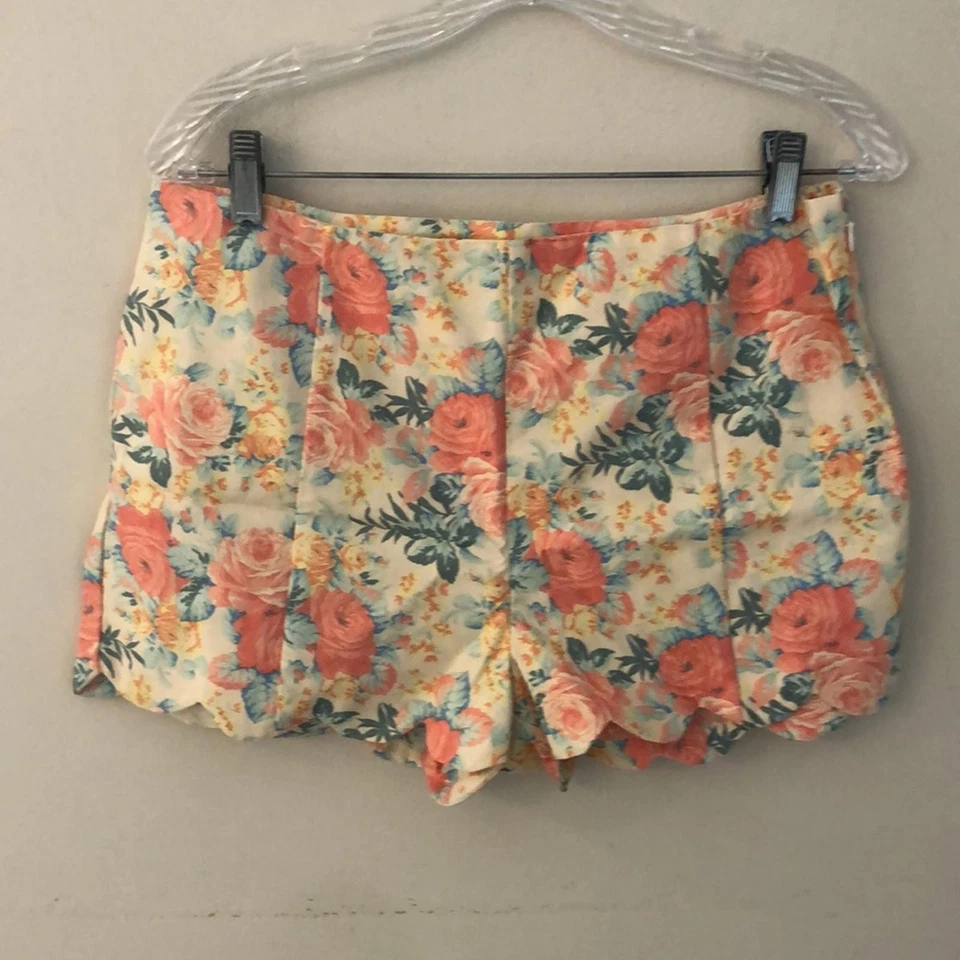 Exuberante Multicolor Floral Cottage Core Dobladillo Festoneado Pantalones Cortos Mezcla Algodón Talla LG Foto 1 de 4