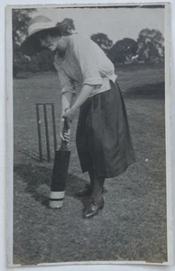 Women’s Cricket Vintage RP Postcard - Picture 1 of 4
