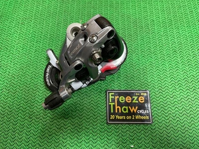 SRAM 红色后变速器,10spd 碳笼,黑盒陶瓷滑轮轴承  — 第 1/4 张图片