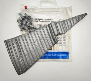 Original Volvo 240 260 700 Grillabdeckung Kühlerschutz 284679 1188366 284593 - Bild 1 von 8