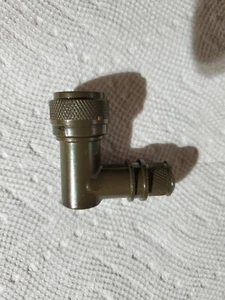 Backsell circular con bandas con especificaciones MIL Glenair M85049/90-13W03 (ángulo recto) - Imagen 1 de 3
