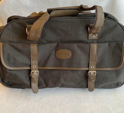 Большая колесная спортивная сумка Bella Russo на колесиках с ручками и плечевым ремнем б/у в отличном состоянии - Изображение 1 из 4