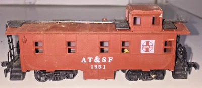 ROCO-HO Scale Train Car AT& SF 1951 CABOOSE - Image 1 of 4