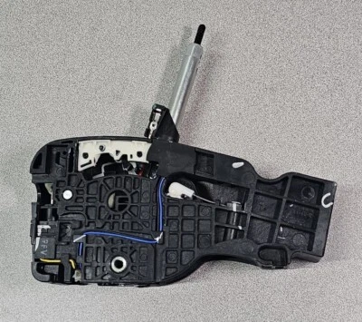 GMC Acadia Gear Shift Assembly 13528228 - Image 1 of 3