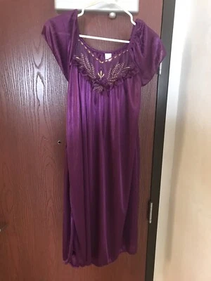 Mujeres Ropa de dormir de seda helada Camisón suelto Ropa para el hogar Ropa de dormir Pijamas Camisón Foto 1 de 4