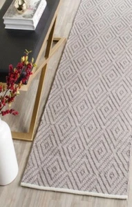 Safavieh Hand-woven Montauk Grey/ Ivory Runner Rug 2' X 3" X 9' MTK811E-57 - Picture 1 of 8