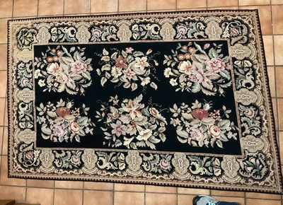 "Hermosa alfombra textil floral negra punta de aguja 71""x 46""" Foto 1 de 4