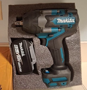 MAKITA DTW700/ hi torque 1/2 impact NEW -w- BATTERY $139.99/ships FEDx - Picture 1 of 3