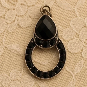 🖤 Vintage 1980-1990s - Silver & Black Faceted Glass Pendant.  Teardrop Shape - Picture 1 of 6