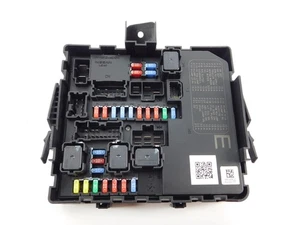 2010 - 2015 Armada Titan QX56 Fuse box Junction Power Block 284B7-ZE03B OEM - Picture 1 of 12