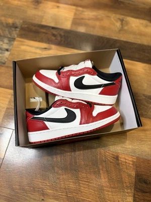 Talla 3.5Y - Air Jordan 1 Retro OG 2025 Low Chicago Foto 1 de 4