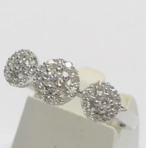 18ct WHITE GOLD CLUSTER DIAMOND RING - Picture 1 of 4