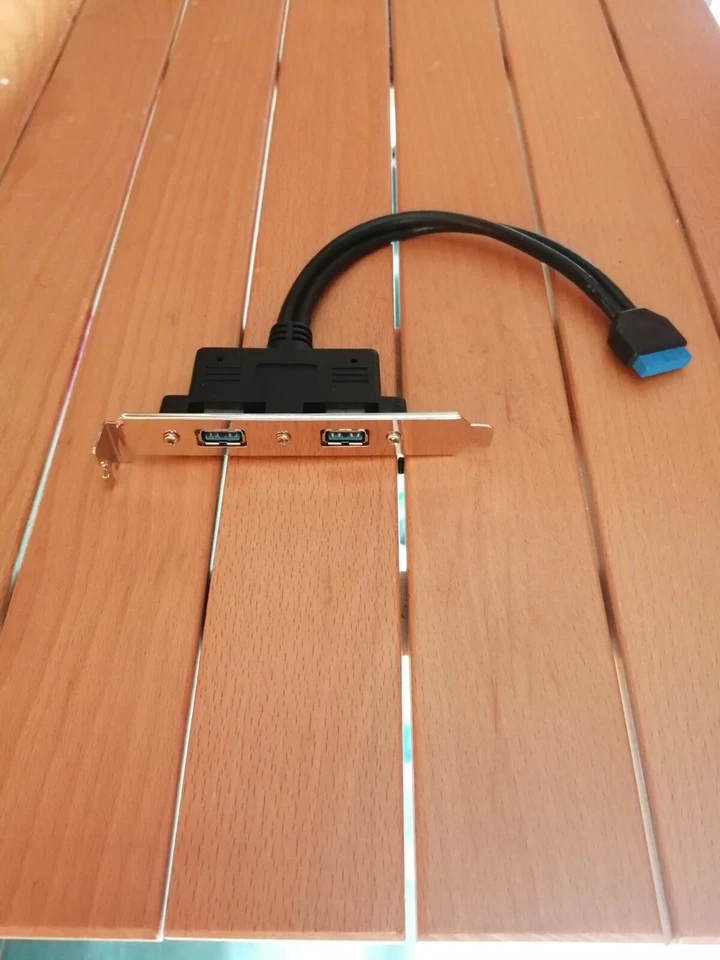 Staffa posteriore USB 3 Staffa di espansione USB 3.0 a 2 porte - Immagine 1 di 1