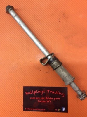 Suzuki GZ250 GZ 250 2002 eje trasero con espaciadores usado Foto 1 de 4